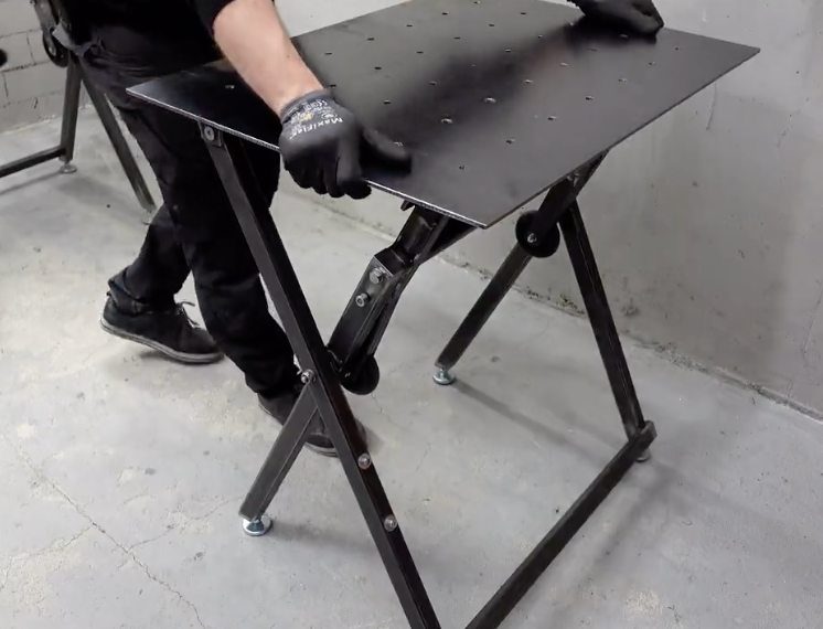 Buildplans Mobiler klappbarer Schweißtisch